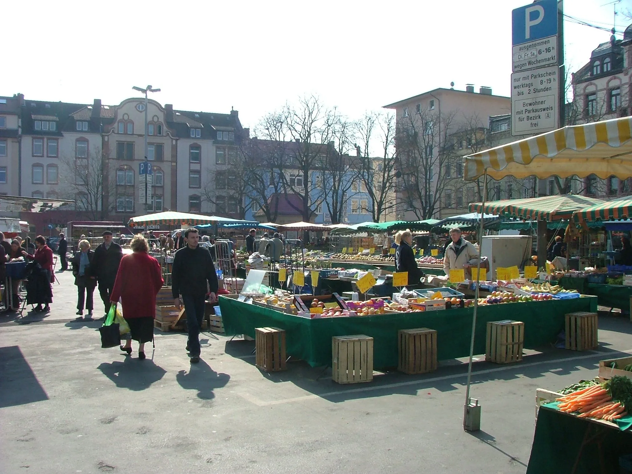 Markttag am Offenbacher Wilhelmsplatz